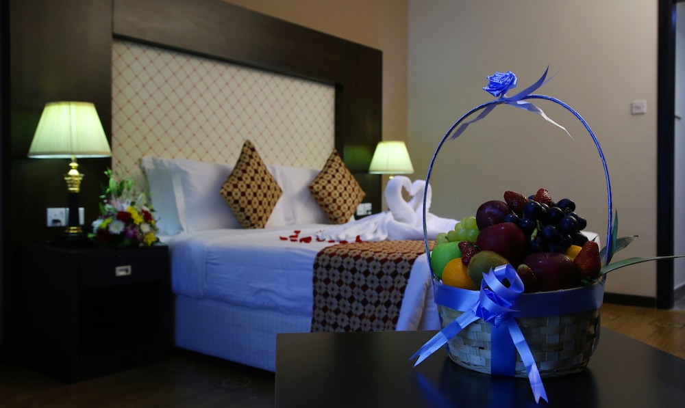 Deluxe Studio, 1 Bedroom photo 2