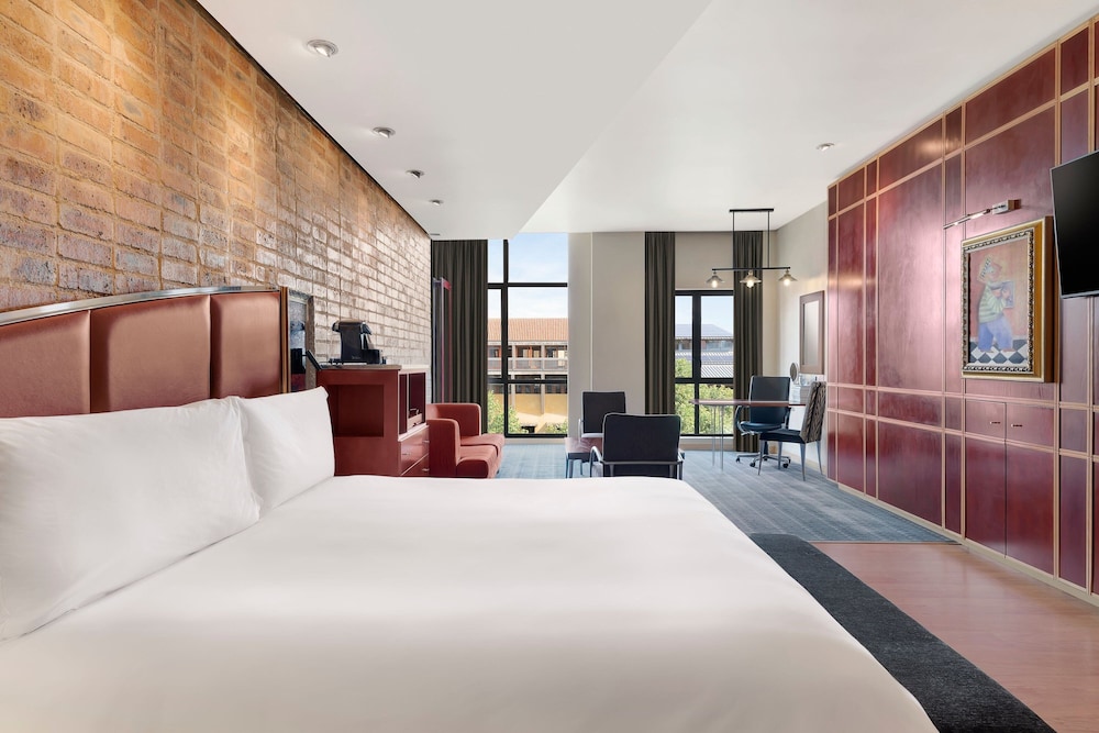 Executive Room, 1 King Bed - Photo 1