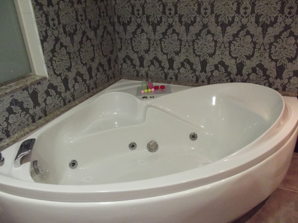 Suite - Photo 4