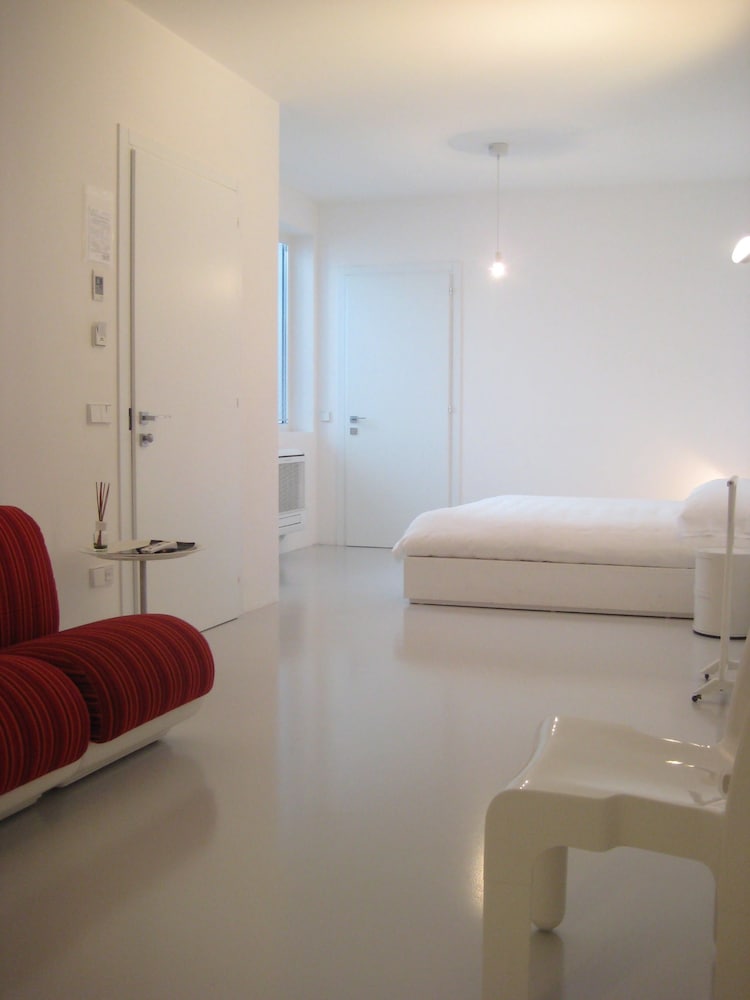 Studio (M9) photo 2