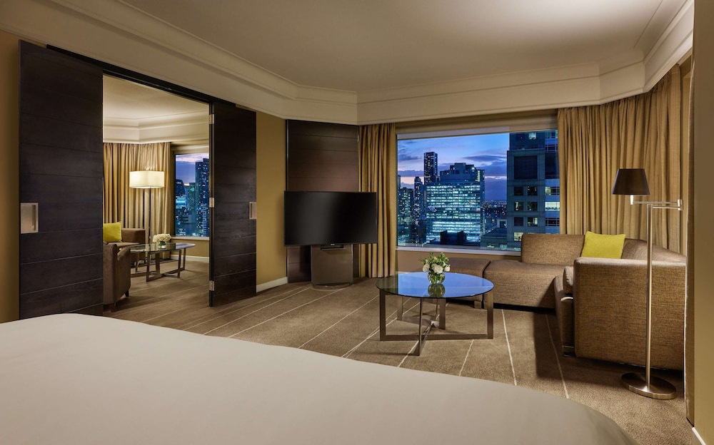 Grand Suite, 1 King Bed (Grand Club Lounge Access)