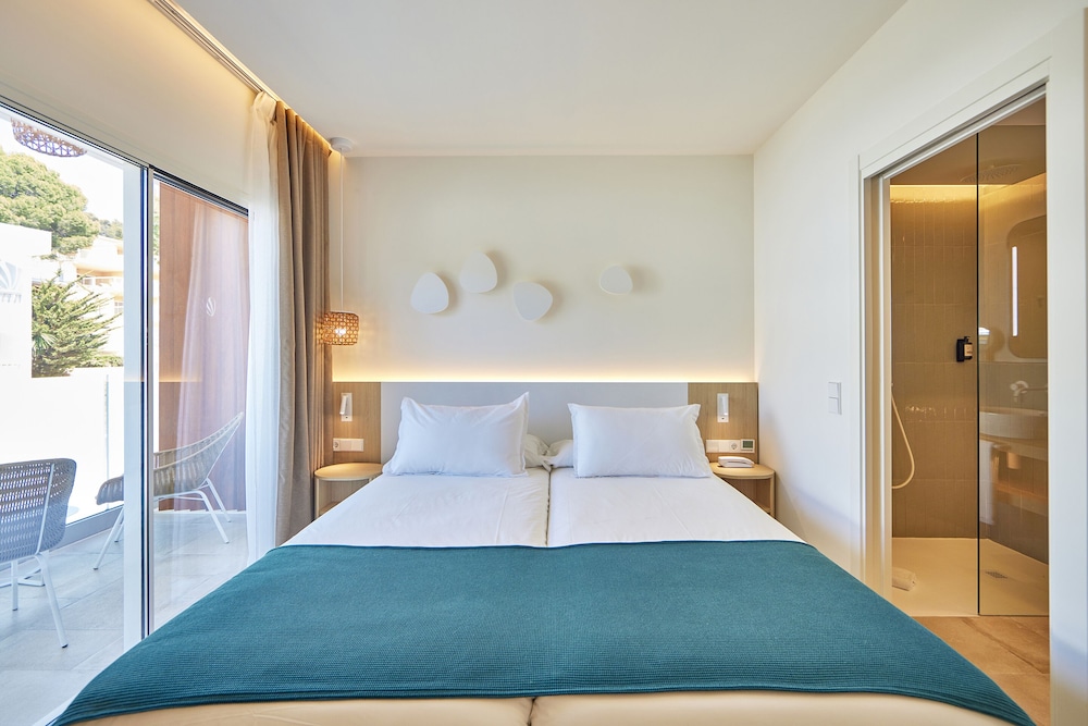 Standard Double Room (2 adults +1 child)
