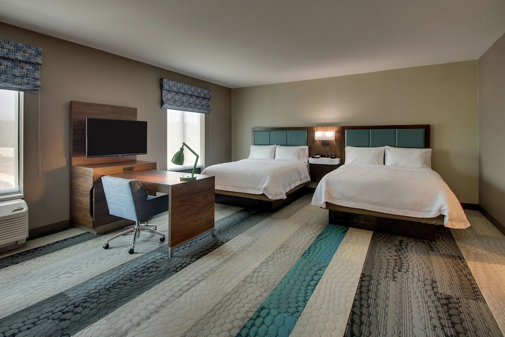 Suite, 2 Queen Beds, Accessible, Refrigerator & Microwave (Hearing)