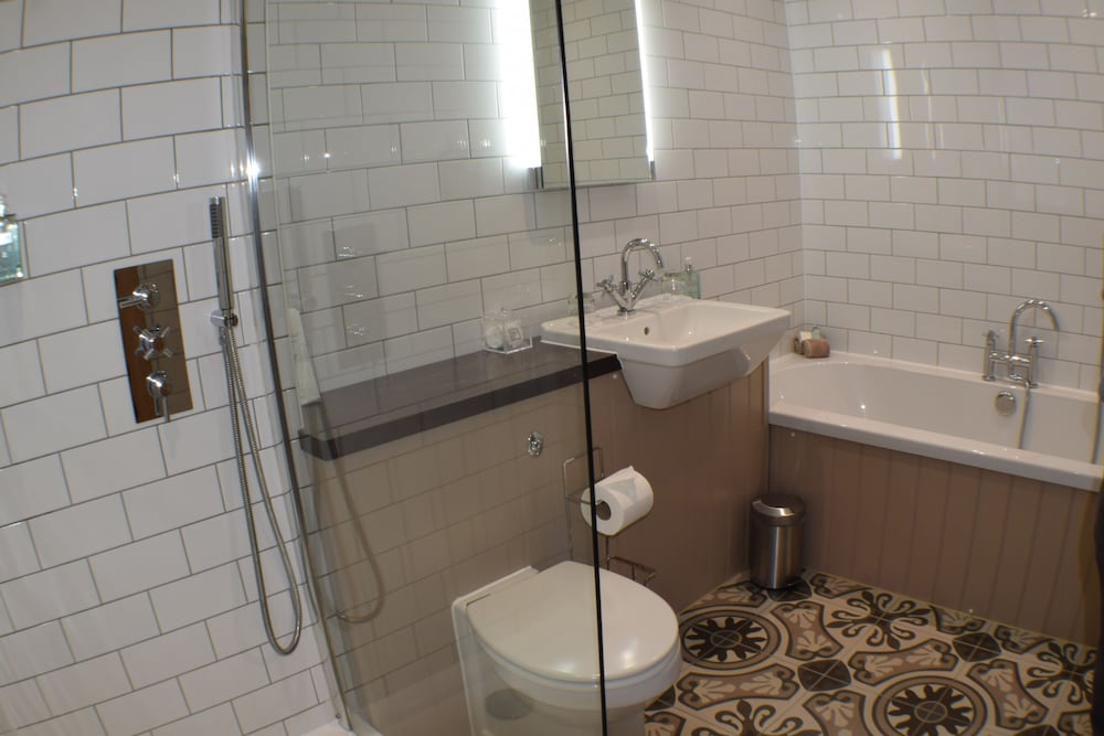 Deluxe Double Room, 1 King Bed, Ground Floor photo 2