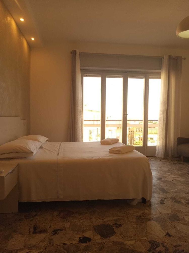 Superior Room, Balcony, Partial Sea View photo 1