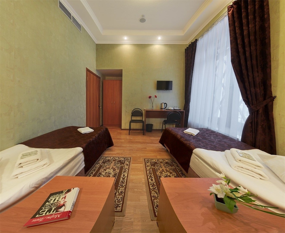 Economy Twin Room, Shared Bathroom