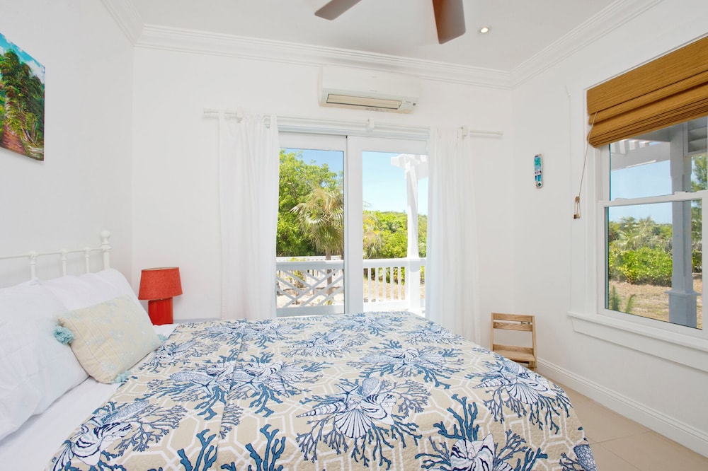 Villa photo 1