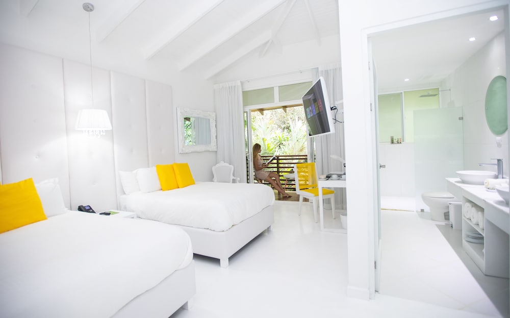 Family Room, 2 Double Beds, Accessible, Garden Area