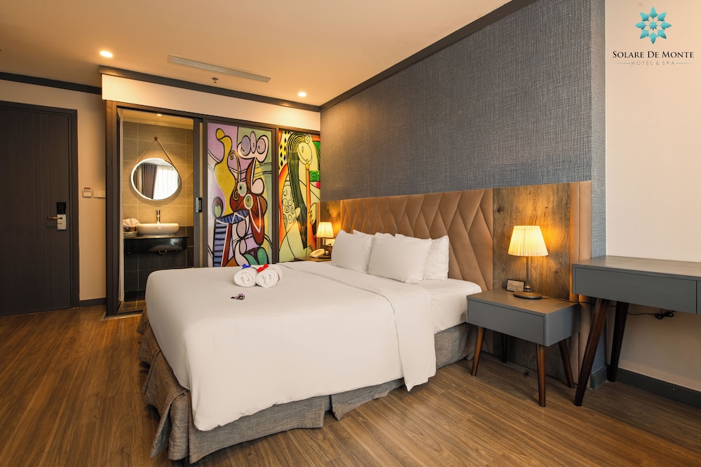 Honeymoon Room with Balcony photo 1