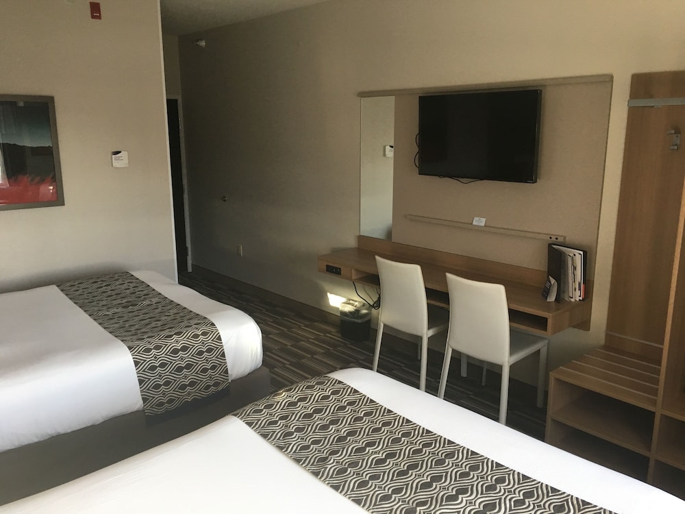 Room, 2 Queen Beds, Non Smoking photo 3