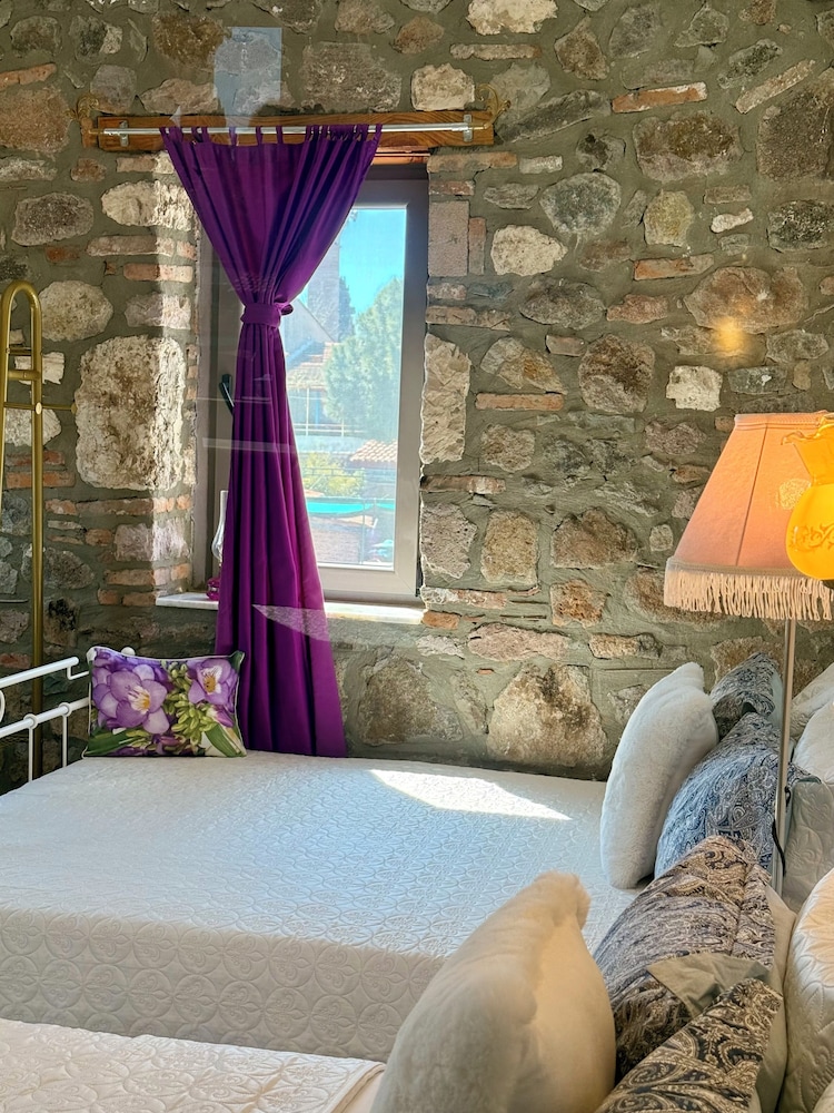 Grand Twin Room, 1 Bedroom, Non Smoking, Garden View photo 2