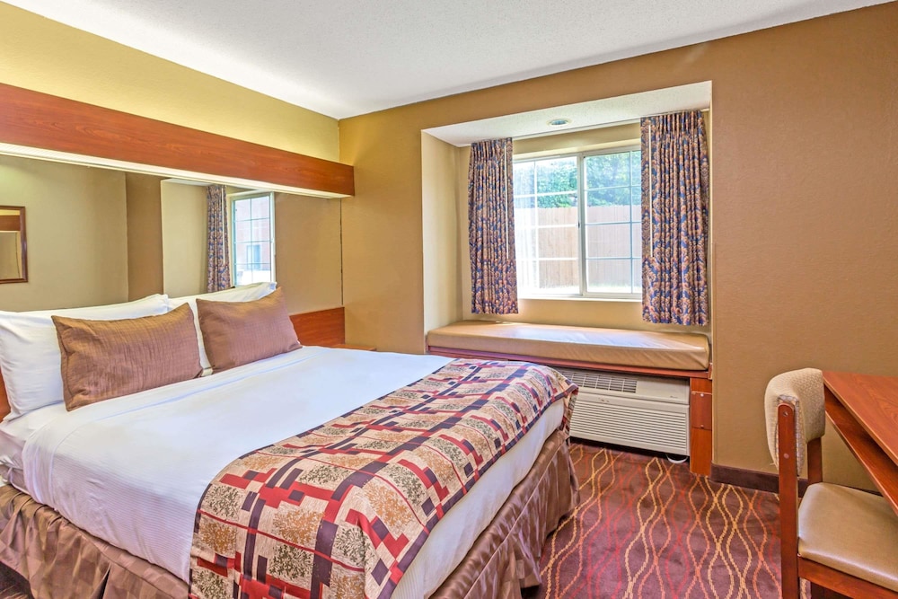 Room, 1 Queen Bed, Non Smoking photo 2