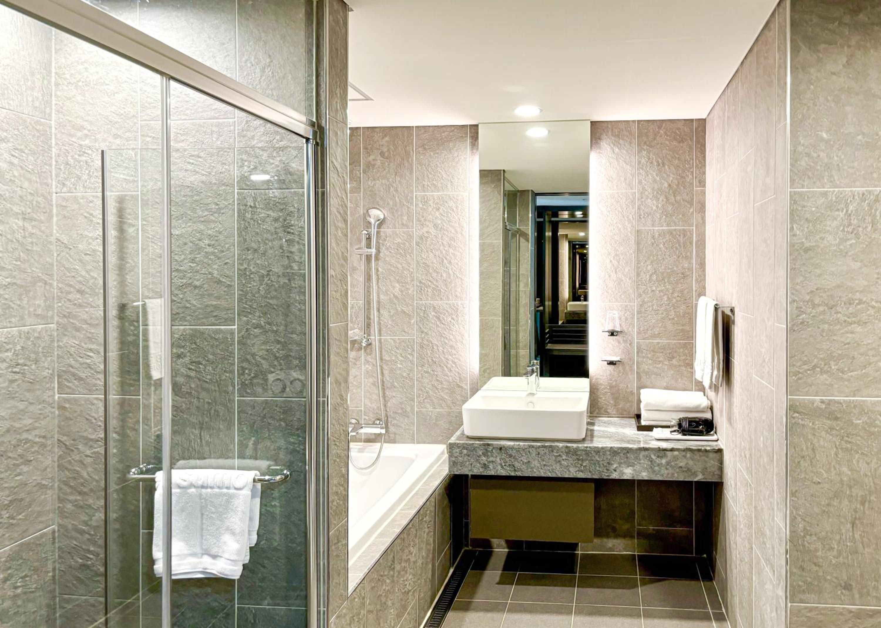 Suite with Sea View - Photo 6