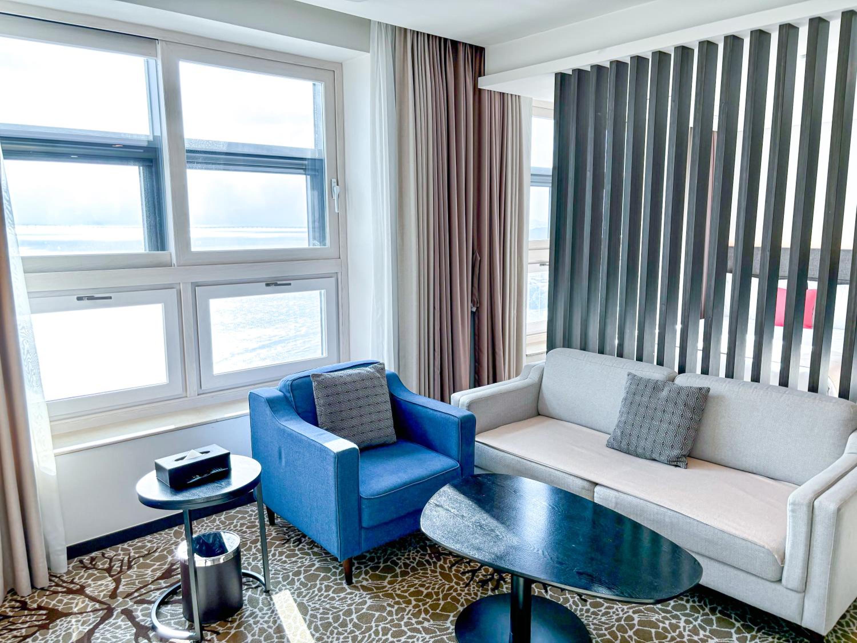 Suite with Sea View - Photo 3