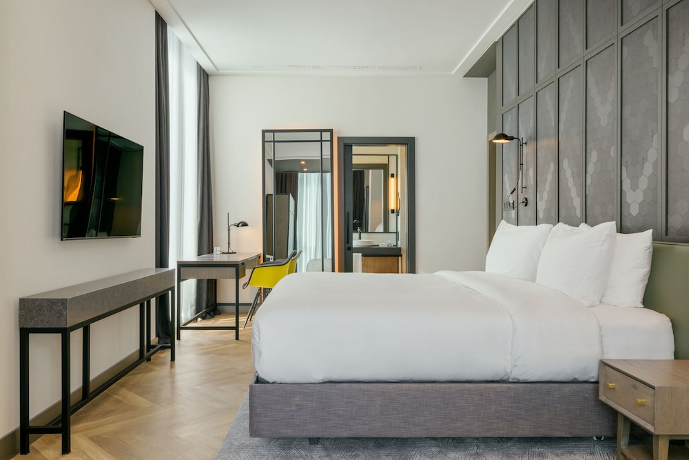 Superior Room, 1 Double Bed, River View (Balcony)