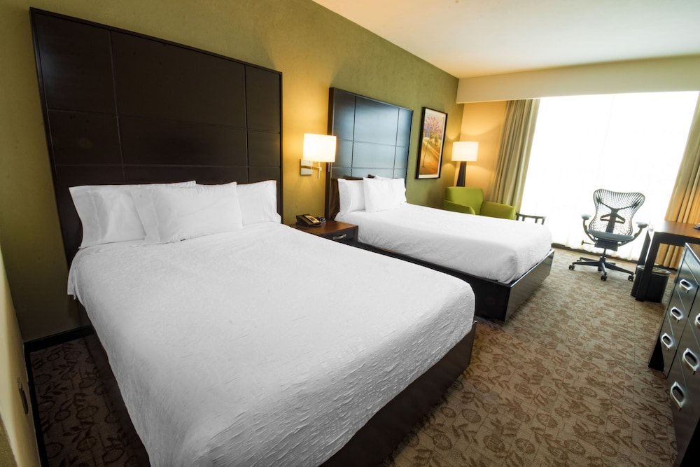 Standard Double Room, 2 Queen Beds - Photo 4
