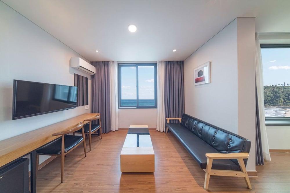 Corner Suite Room photo 3