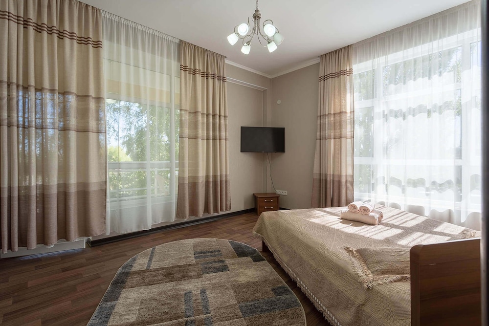 Standard Double Room, Balcony, Garden View