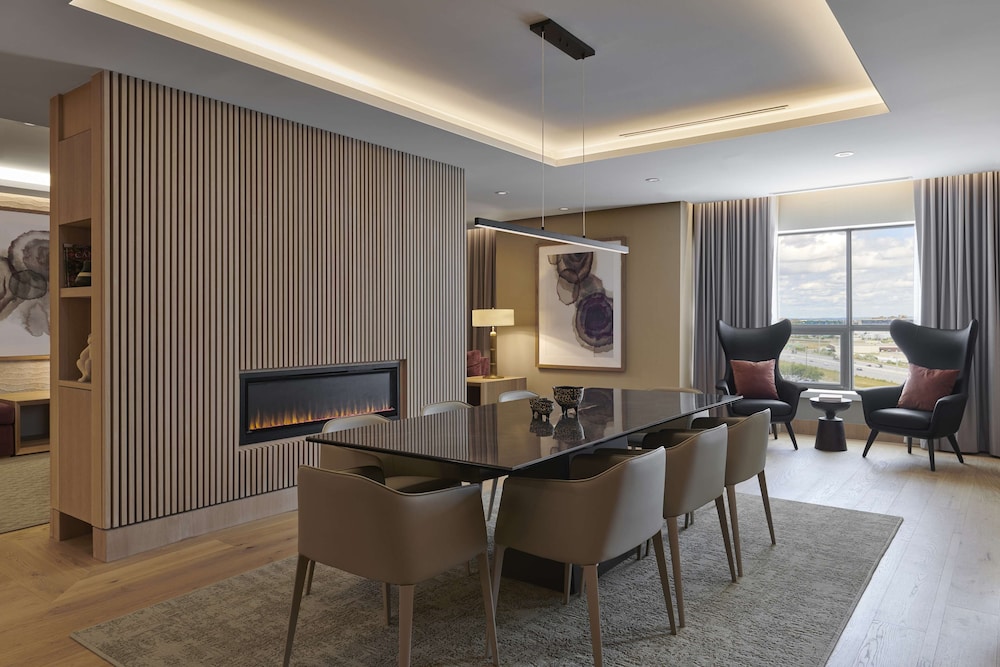 Presidential Suite, 1 King Bed thumbnail 5