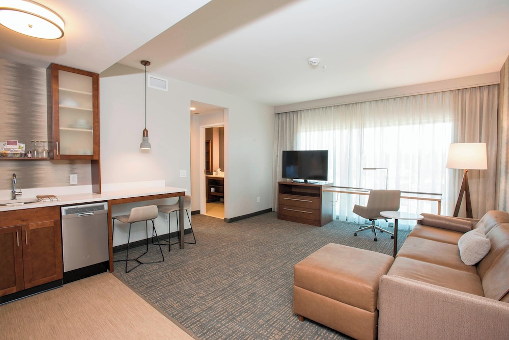 Suite, 1 Bedroom, Corner photo 1