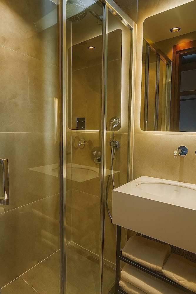 Standard Double or Twin Room, City View photo 3