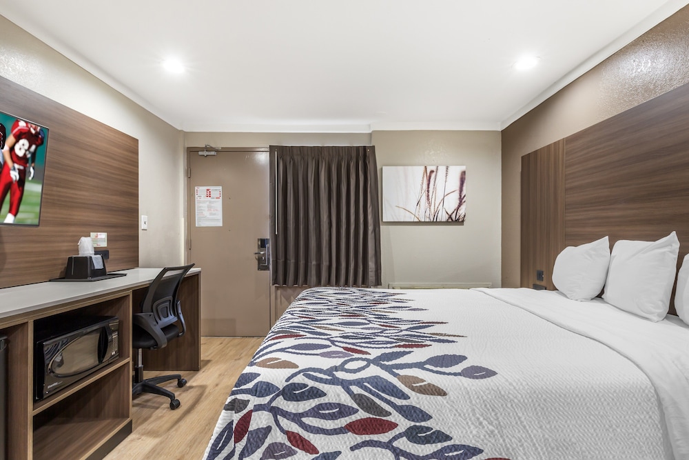 Deluxe Room, 1 Queen Bed, Accessible, Non Smoking - Photo 2