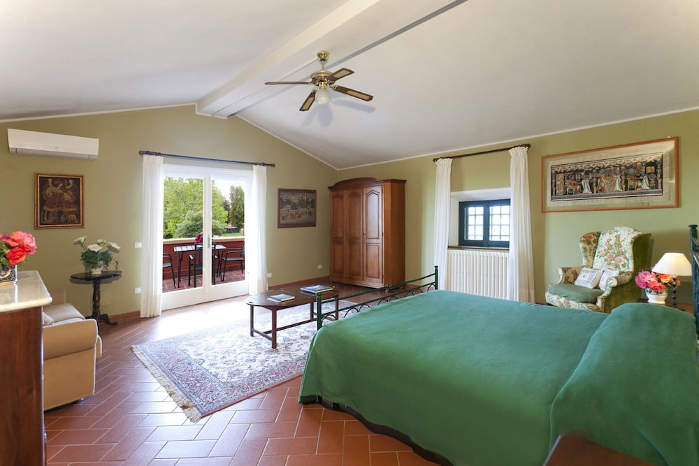 Duplex, 2 Bedrooms, Terrace photo 1