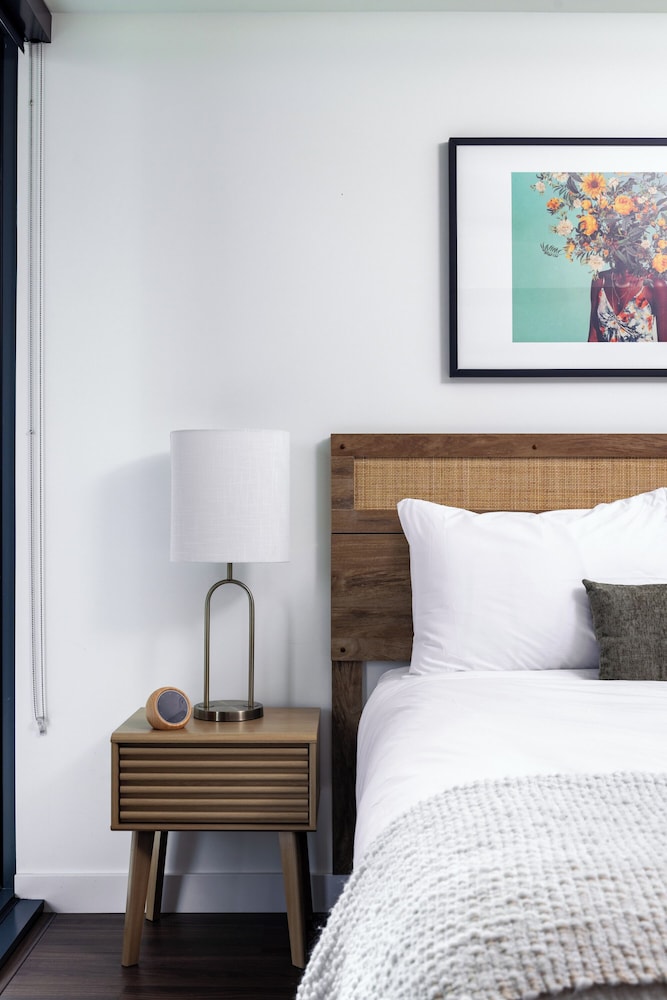Classic Studio, 1 Queen Bed with Sofa bed