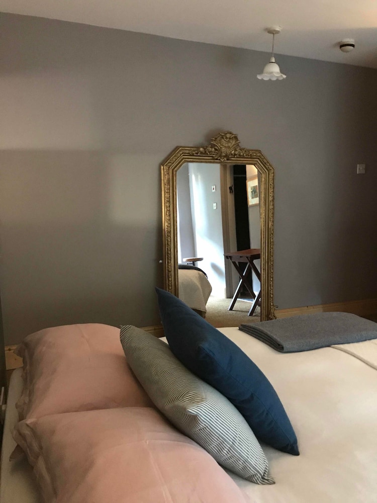 Apartment (Bed of Roses 2) photo 1