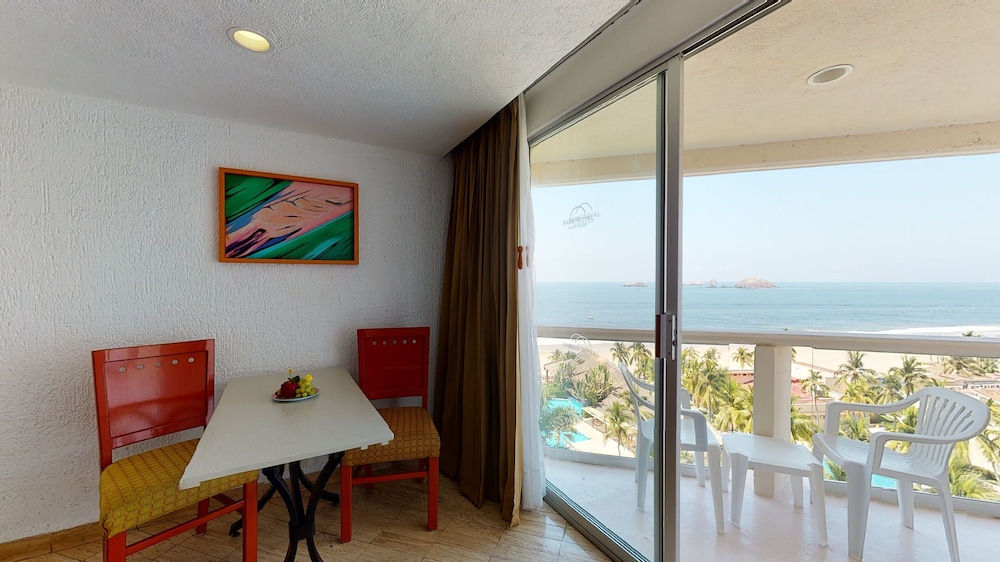 Premier Ocean Front King - Photo 3