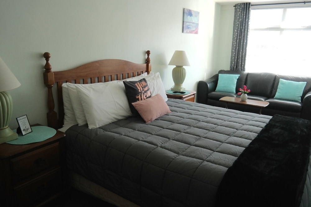 Luxury Room, 1 King Bed, Non Smoking photo 1