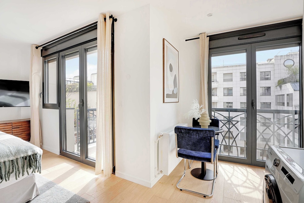 Studio, Balcony photo 3