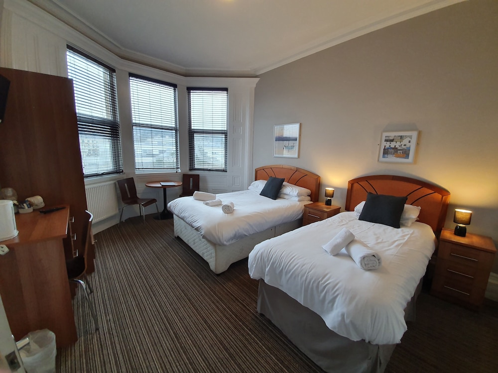 Premier Family Room photo 1