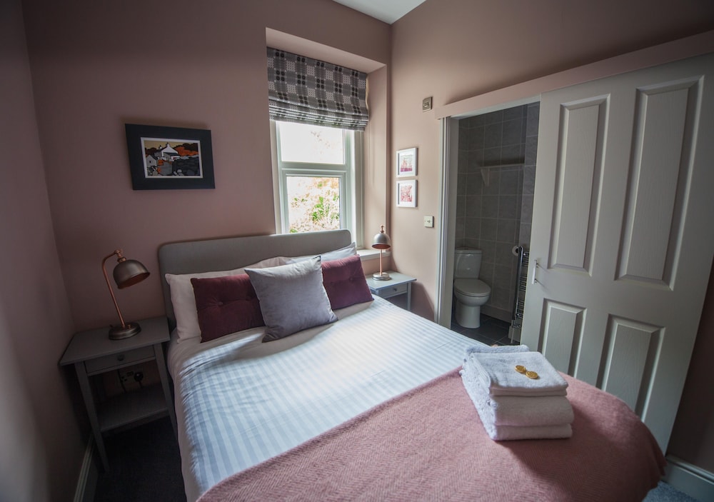 Economy Double Room photo 3