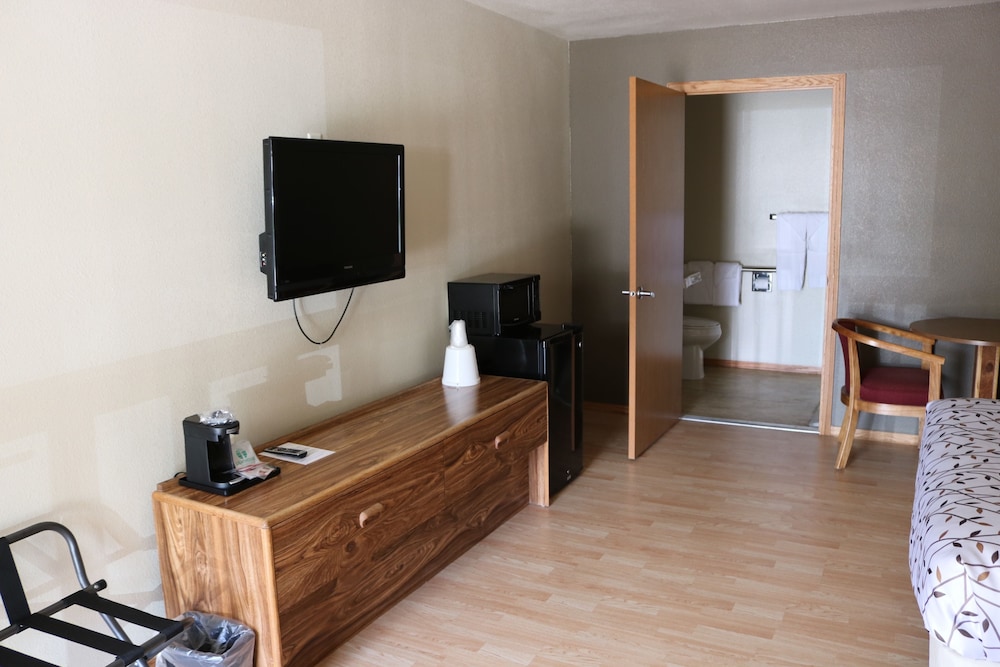Standard Room, 2 Queen Beds, Accessible photo 3
