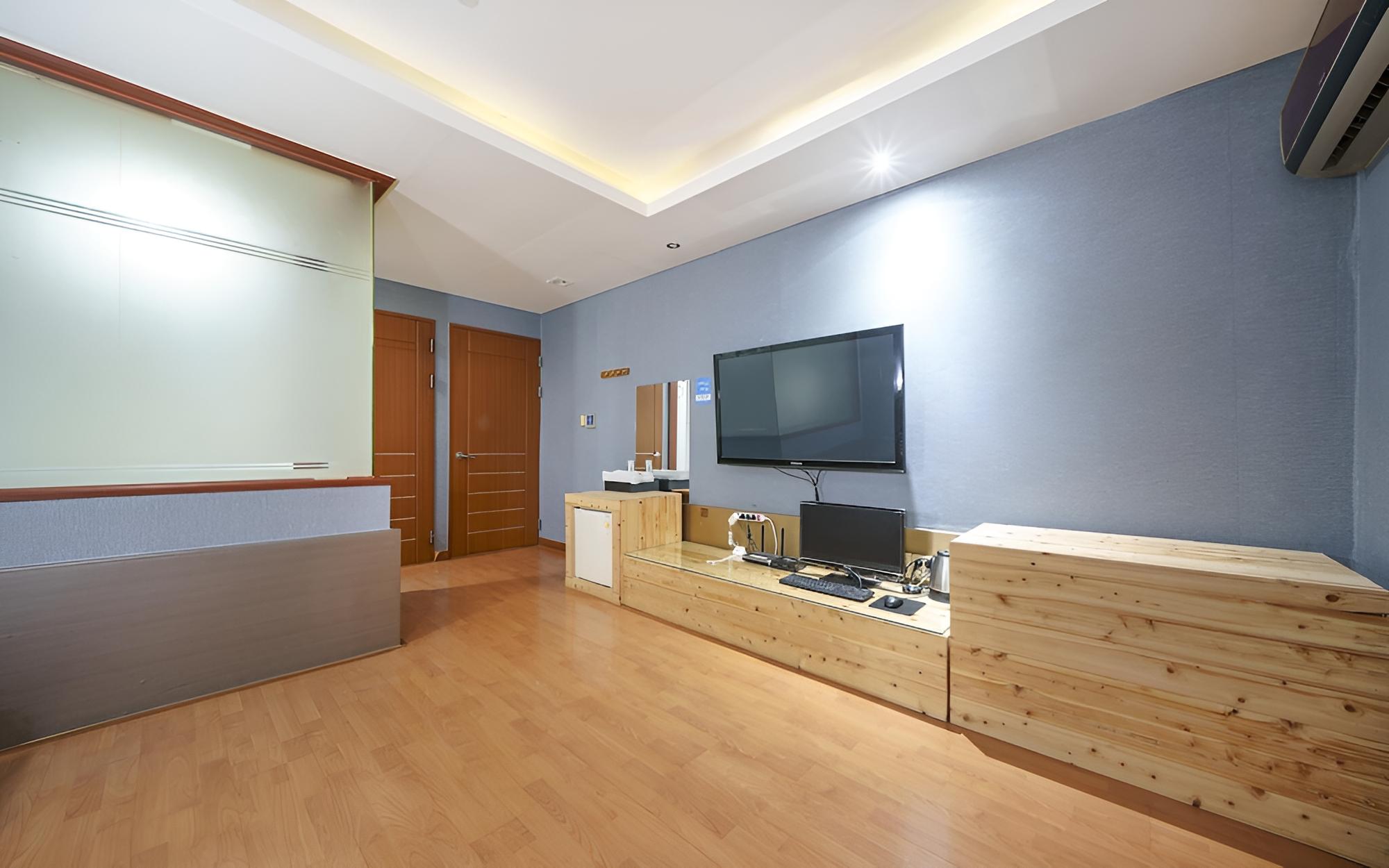 Room (Ondol - Hinoki (Additional On-site Pa)