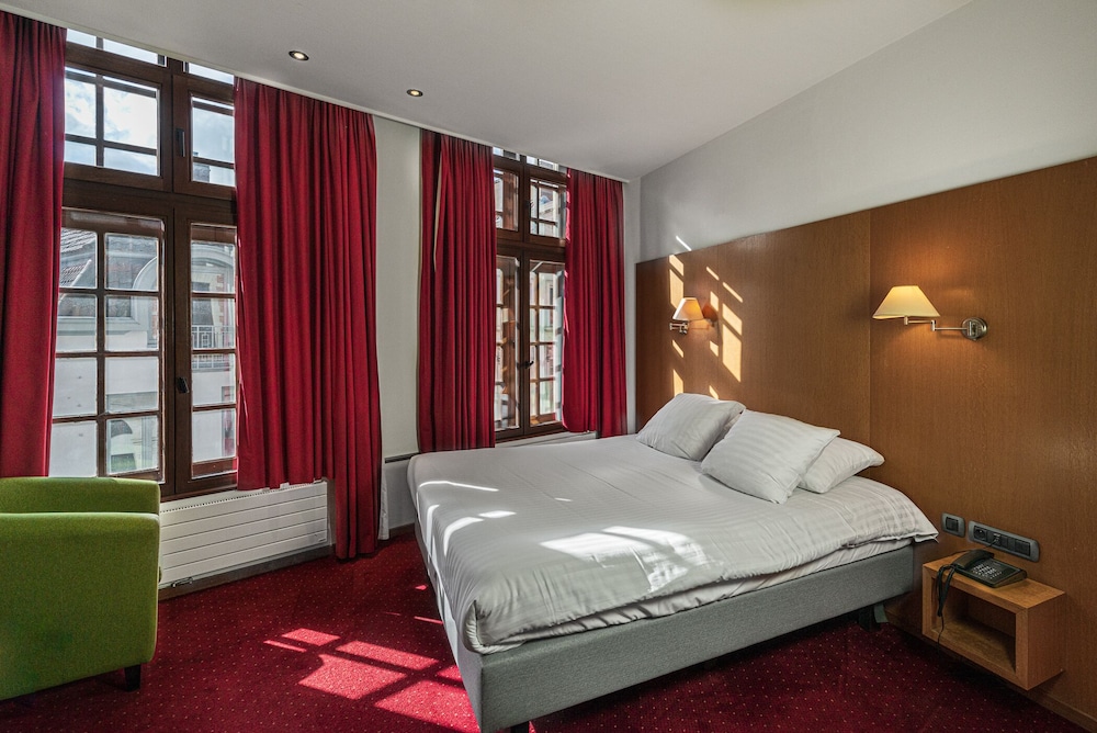 Standard Double or Twin Room - Photo 7