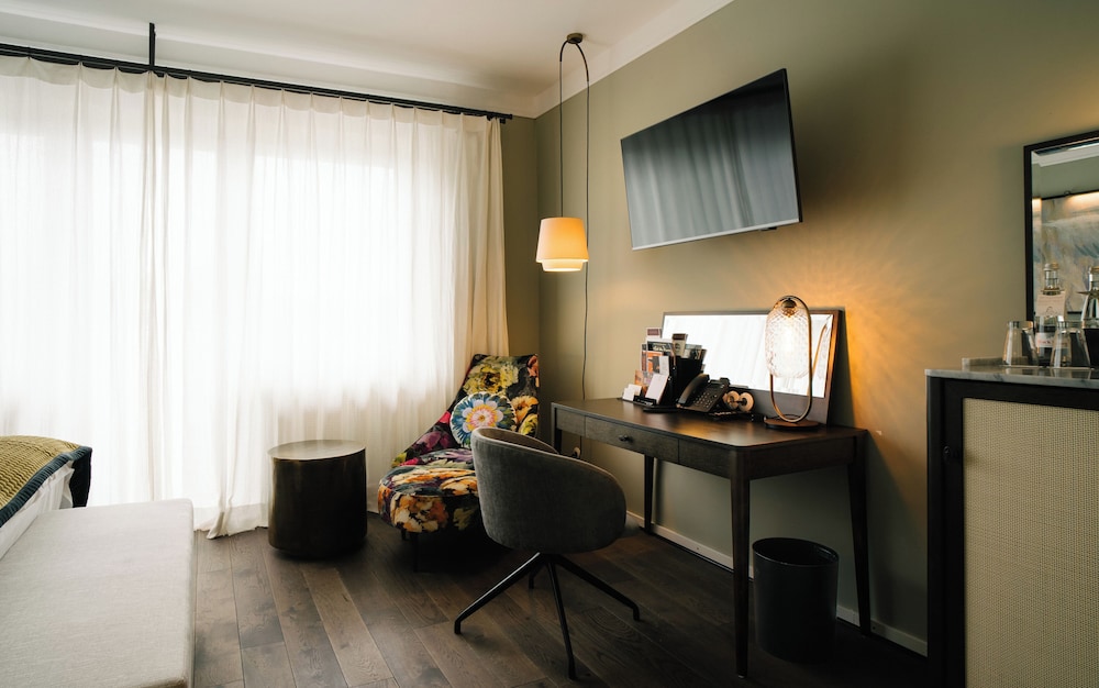 Classic Double Room Single Use photo 2