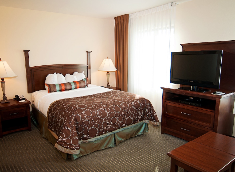 Studio Suite, 1 Queen Bed, Non Smoking, Kitchen - Photo 3