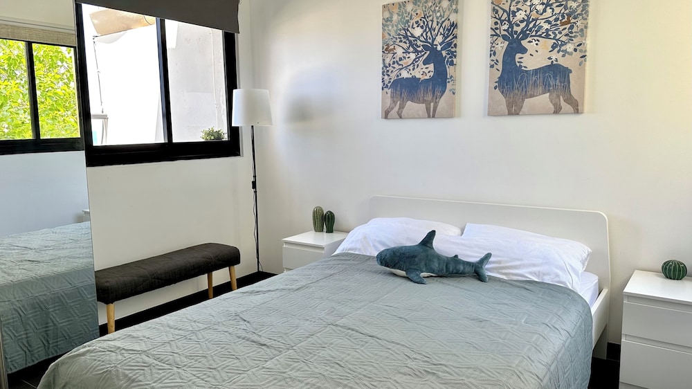 Family Apartment, 2 Bedrooms, Balcony, Sea View photo 2