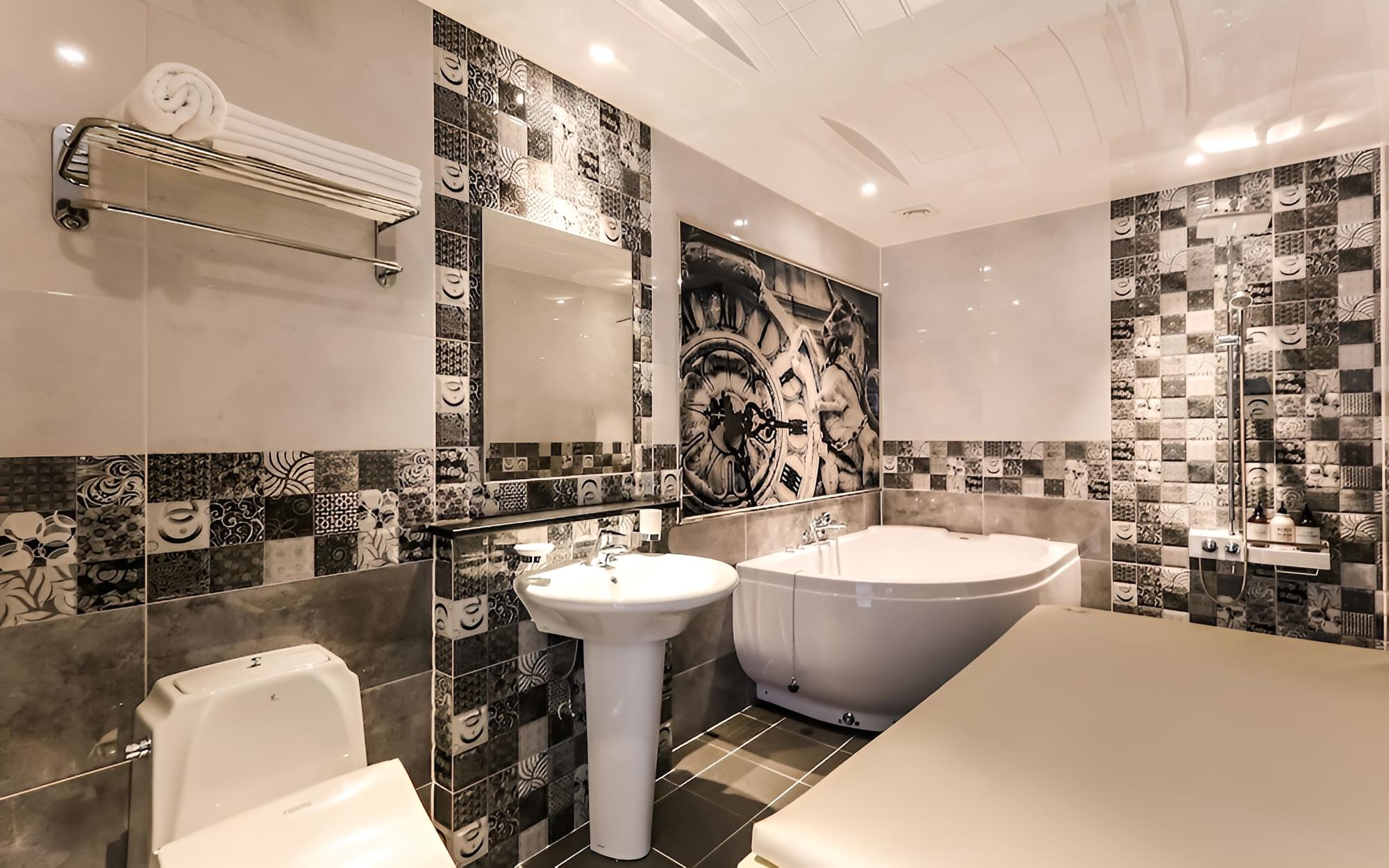 Room (VIP (Styler Whirlpool available Netfl) photo 1