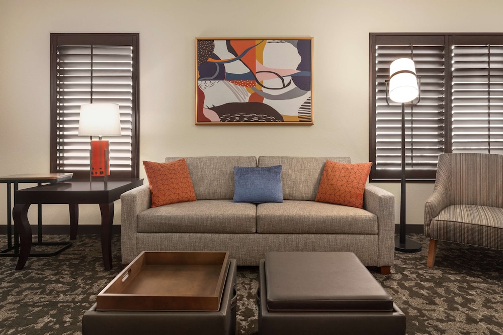 Suite, 1 King Bed with Sofa bed, Accessible, Corner (Mobility & Hearing, Roll-in Shower) - Photo 6