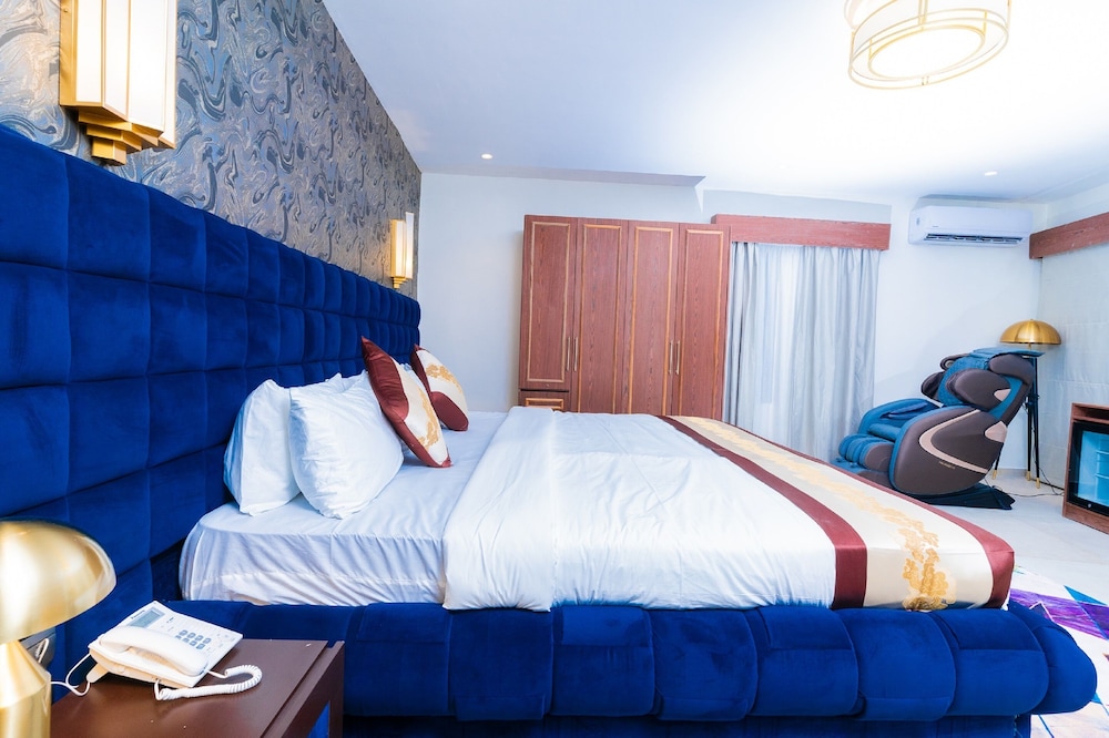 Presidential Studio Suite