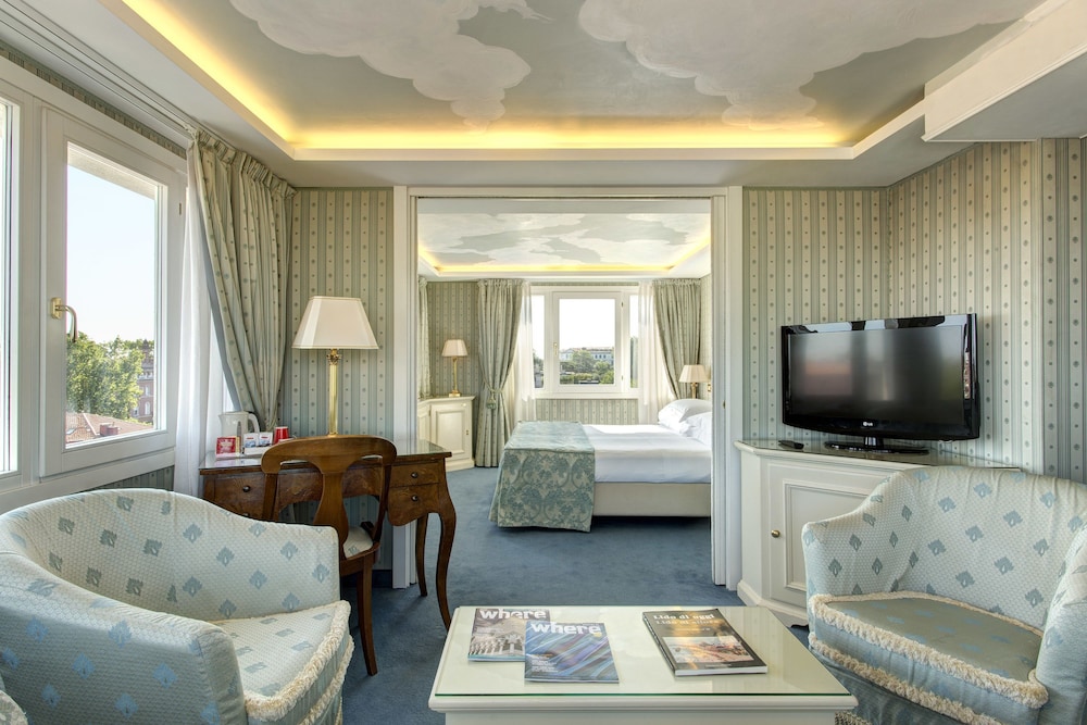 Junior Suite thumbnail 6