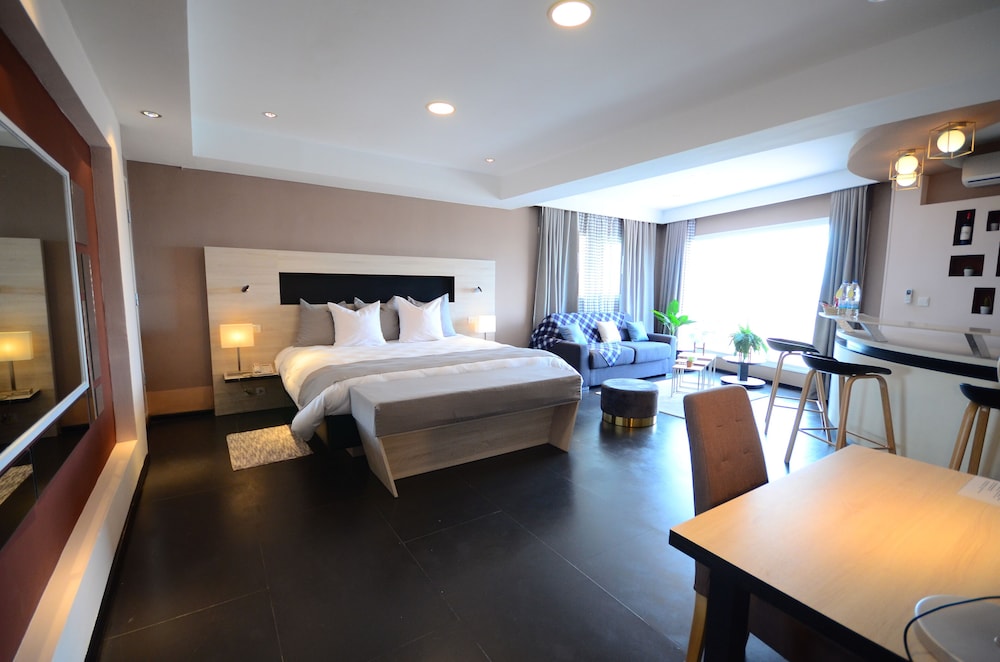 Panoramic Suite, 1 Bedroom, City View photo 2