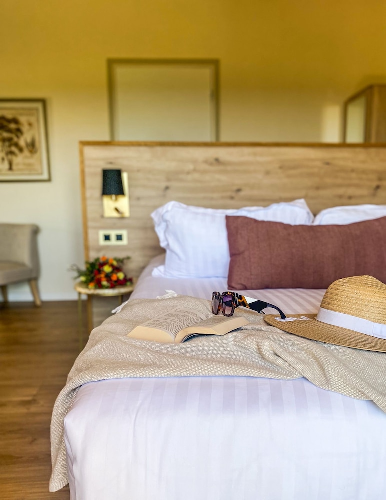 Deluxe Double Room, Hot Tub, Sea View photo 1