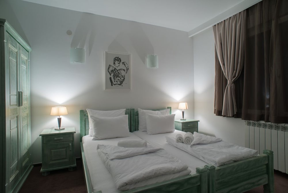 Standard Twin Room, Park View photo 2