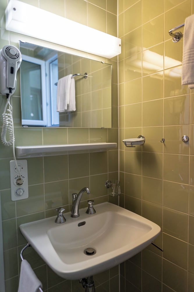 Single Room with Balcony photo 2
