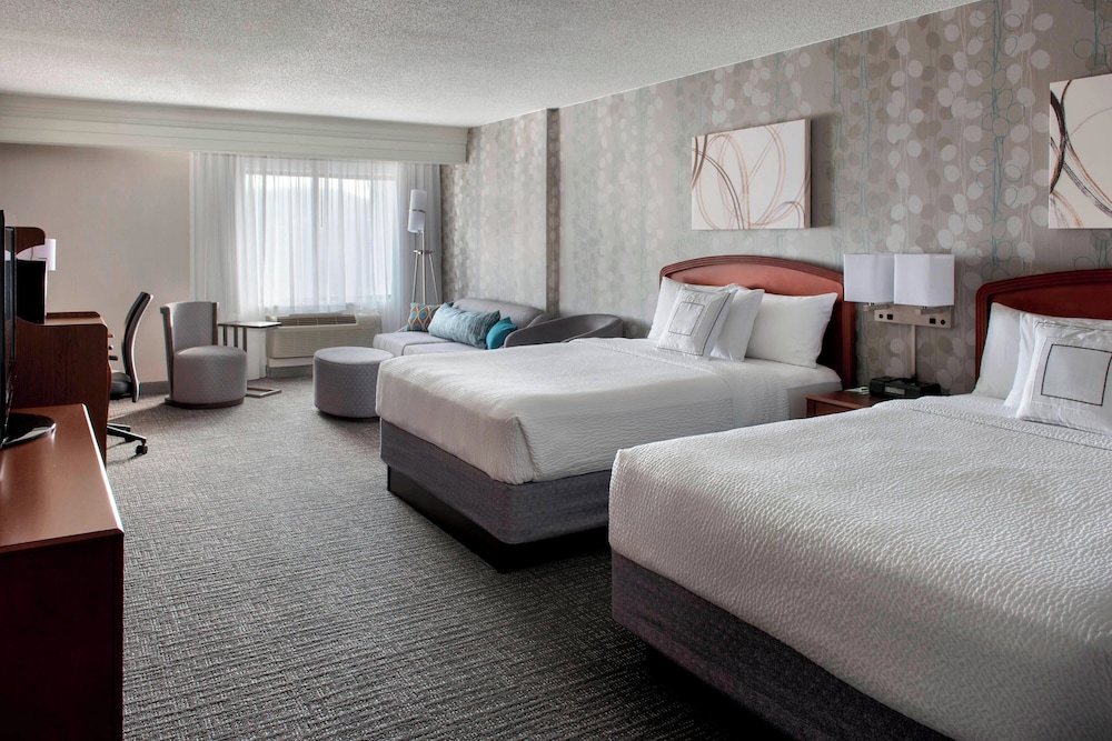 Room, Multiple Beds - Photo 1