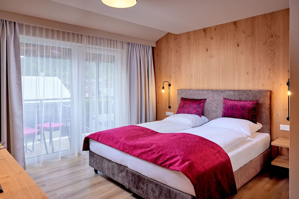 Family Suite, Balcony, Mountain View photo 1
